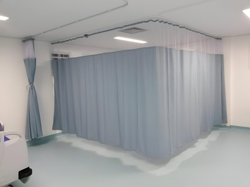 Experiencia y Calidad en Cortina para biombo hospitalar